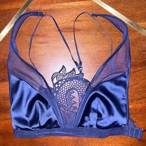 Victorias Secret Dragon Lace Plunge Bra